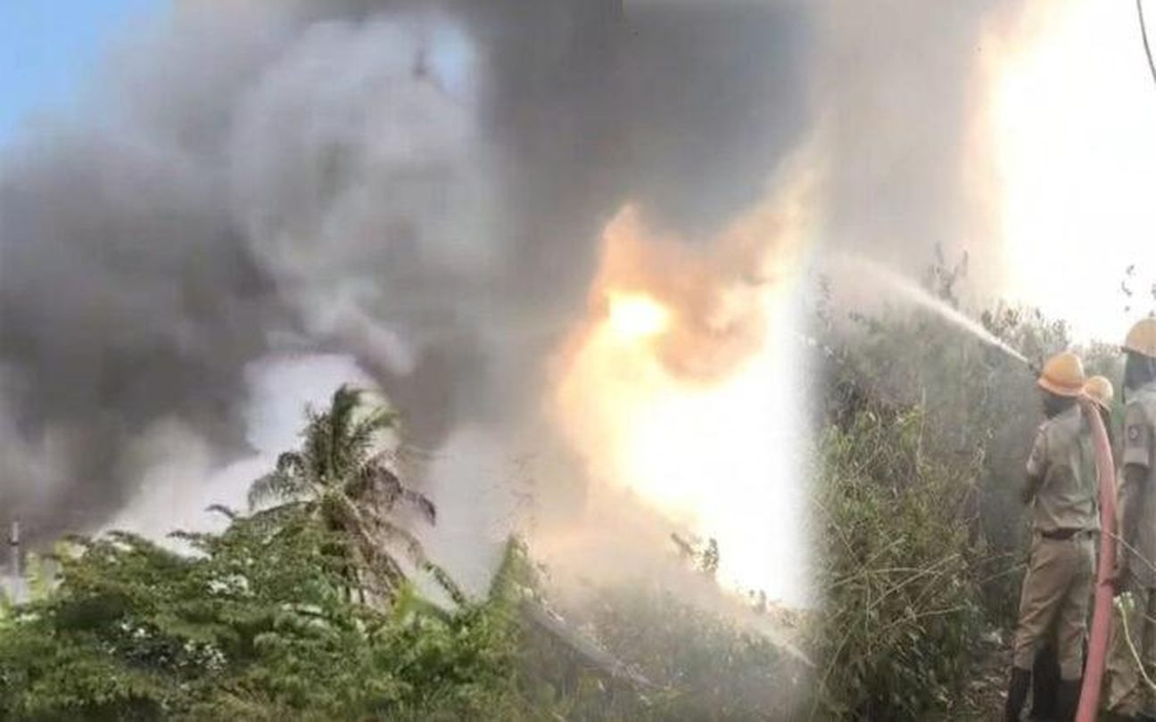 पेपर मिल परिसर में जहरीला धुआं: अधिकारियों के खिलाफ लोगों में आक्रोश