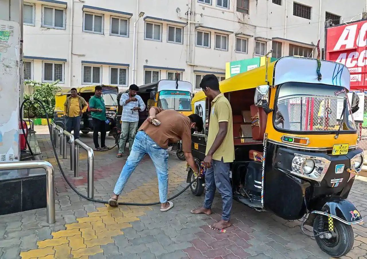 युद्ध के असर से ऑटो एलपीजी संकट