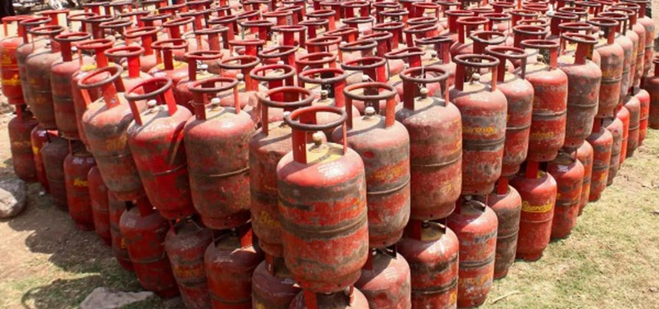 पीएनजी का लाभ सीमित, एलपीजी संकट के बीच बढ़ी मांग