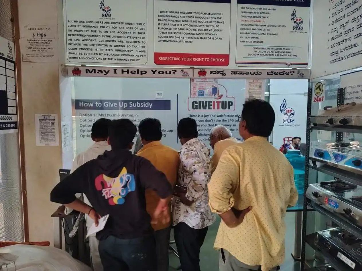 एलपीजी संकट से हावेरी में फिर जले लकड़ी के चूल्हे