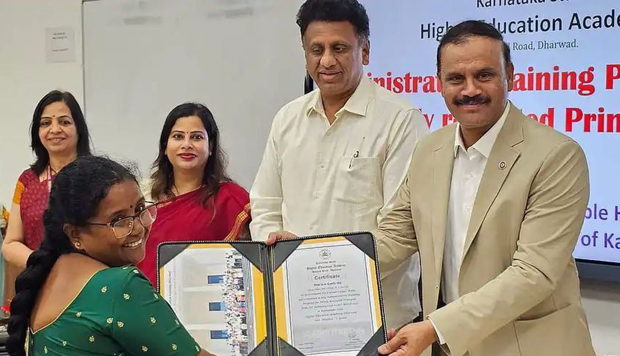 पाठ्यक्रम में प्रतिस्पर्धी विषयों को शामिल करने की योजना