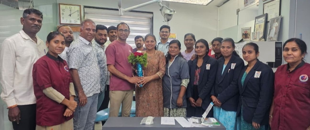 राष्ट्रीय दंत चिकित्सक दिवस पर डॉ. रश्मि दरक सम्मानित