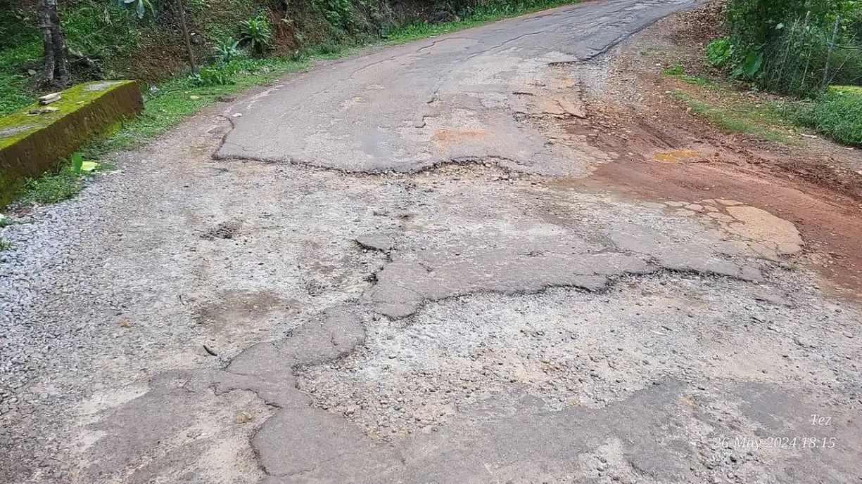 13 करोड़ स्वीकृत, फिर भी डामरीकरण अधूरा