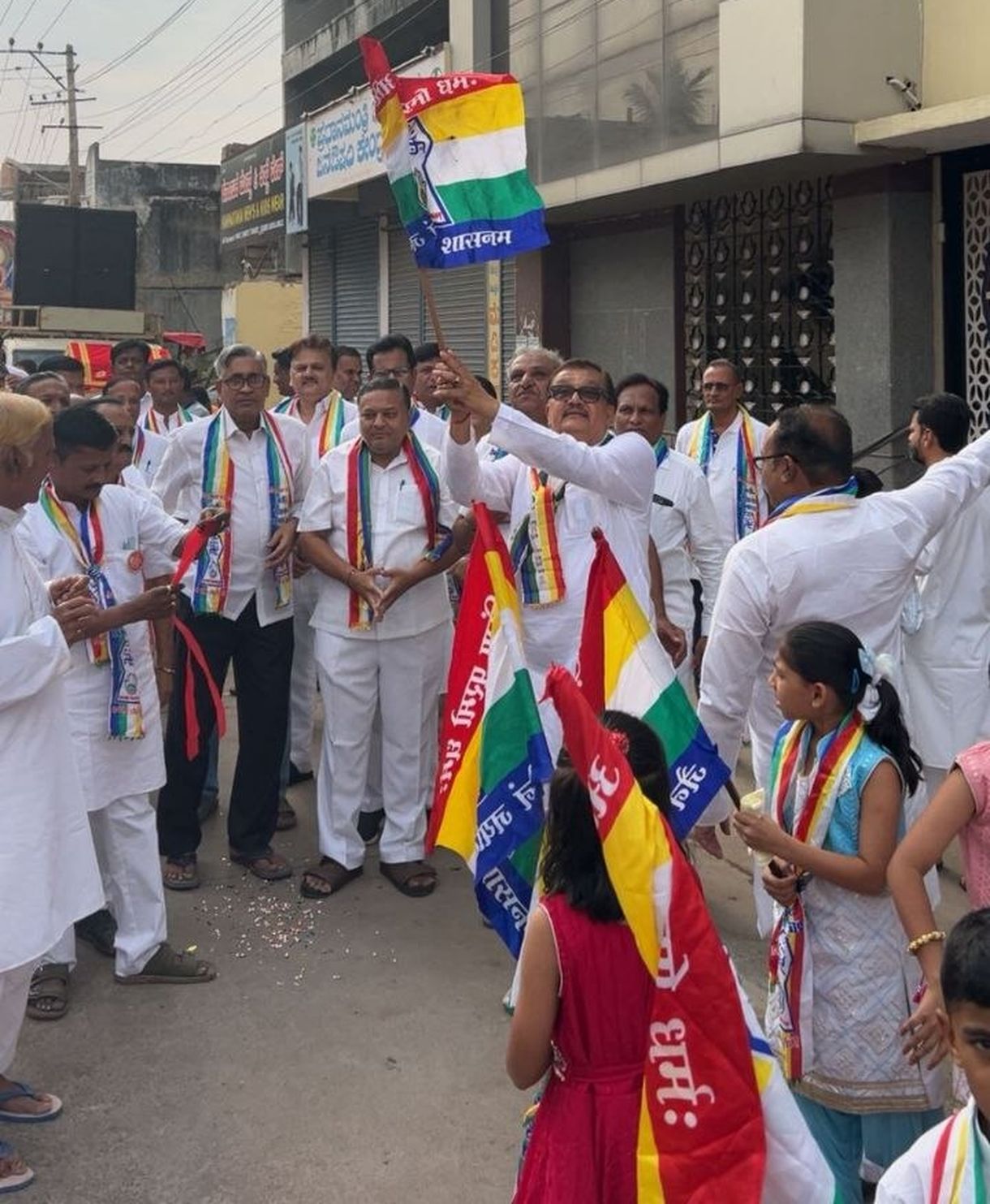 सादगी के साथ मनाई महावीर जयंती