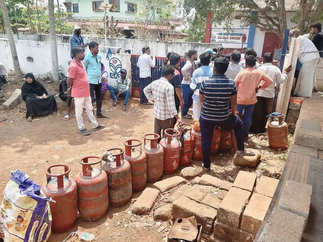 गैस सिलेंडर की किल्लत से होटल व्यवसाय प्रभावित