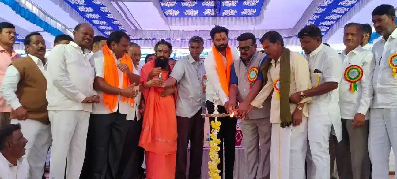 दार्शनिकों के आदर्शों से बच्चों को संस्कारित करें