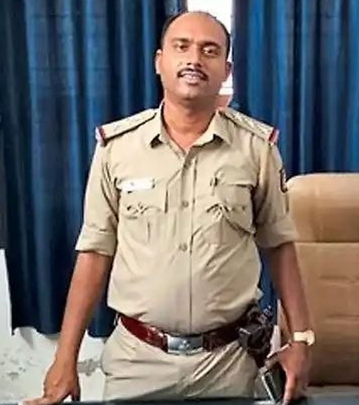 निलंबित इंस्पेक्टर पर दुष्कर्म का आरोप