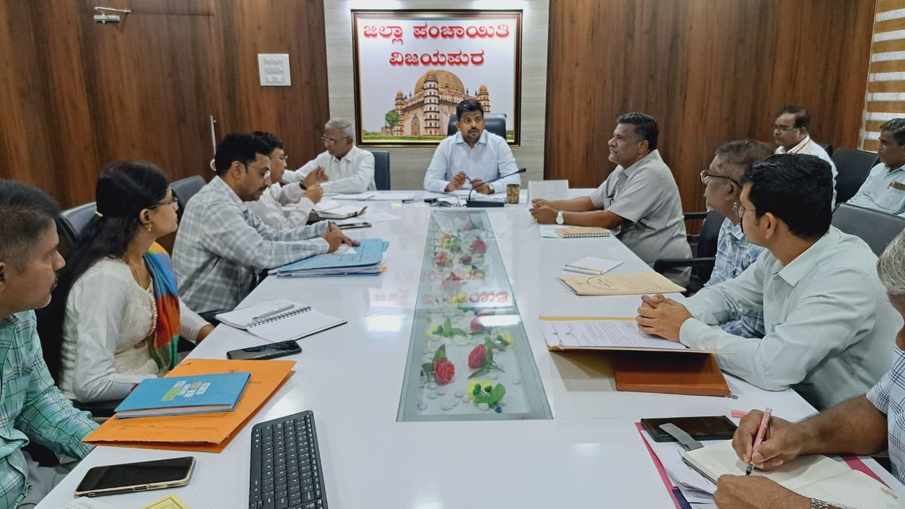 जिला विकास रिपोर्ट समय पर दें, सटीक आंकड़े उपलब्ध कराएं