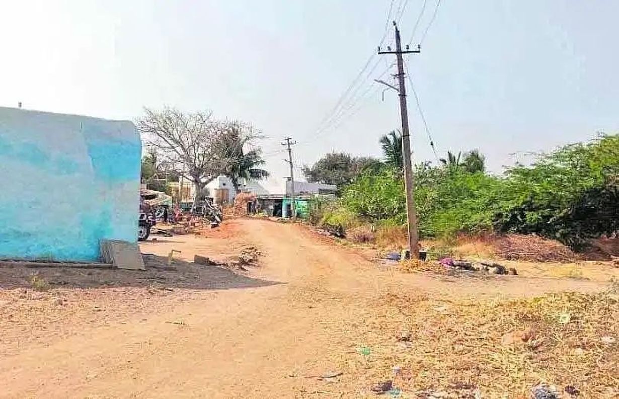 मूलभूत सुविधाओं से वंचित यरेकुरुबनाल गांव