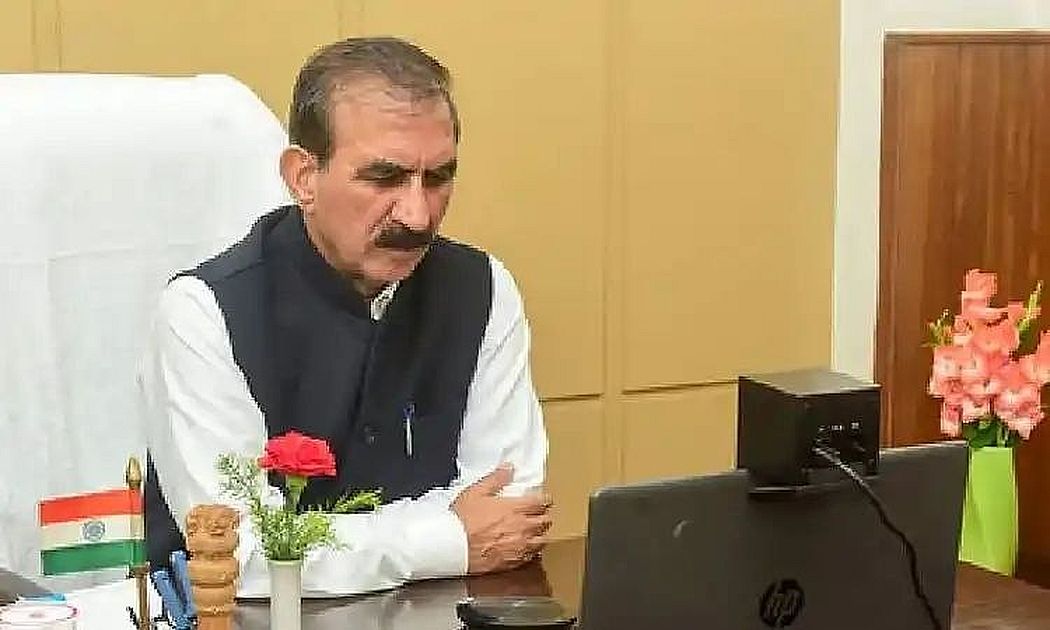 हिमाचल में अधिकारियों के वेतन का हिस्सा स्थगित
