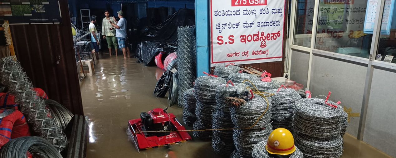 भारी बारिश से उद्योग जलमग्न