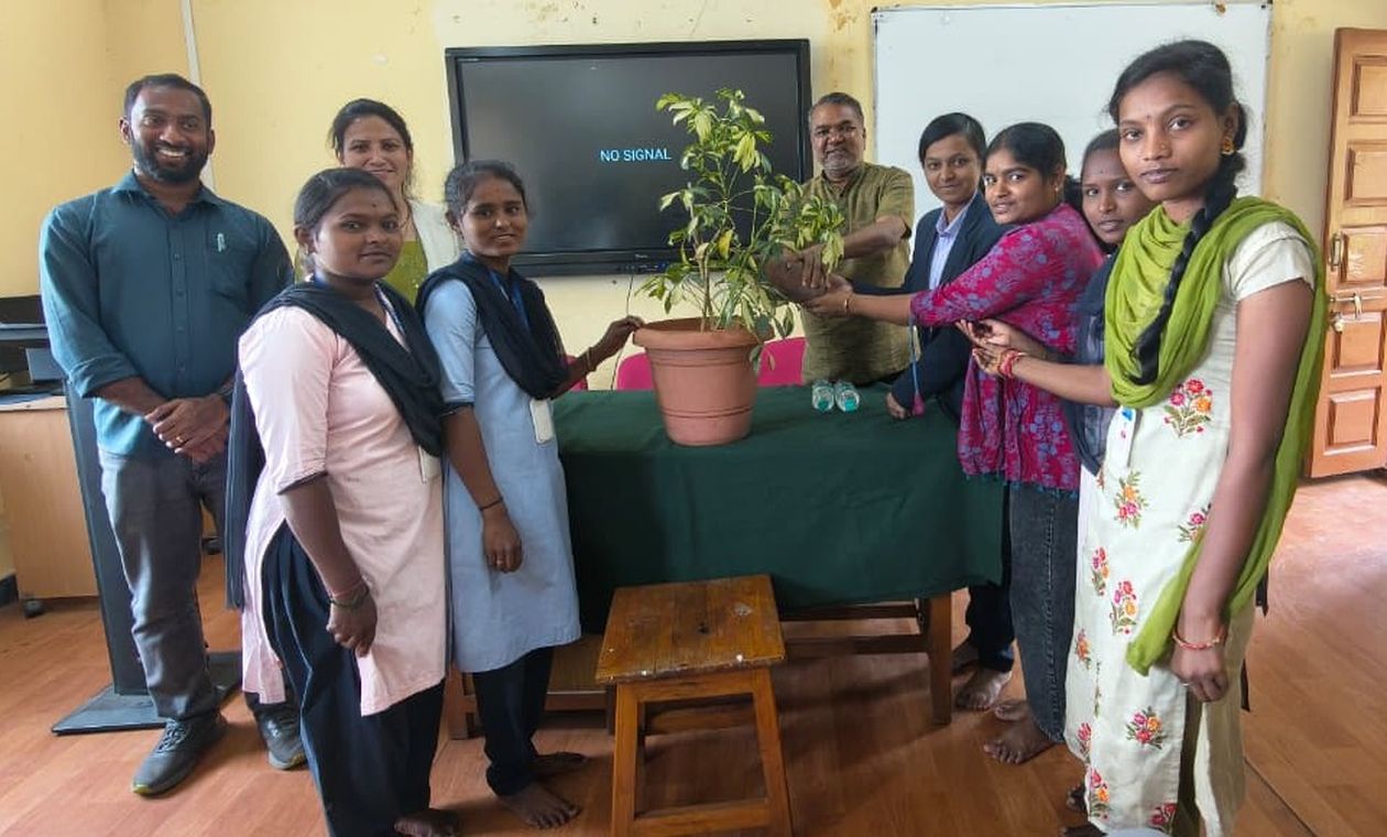 छात्रों को करियर निर्माण के लिए किया प्रेरित