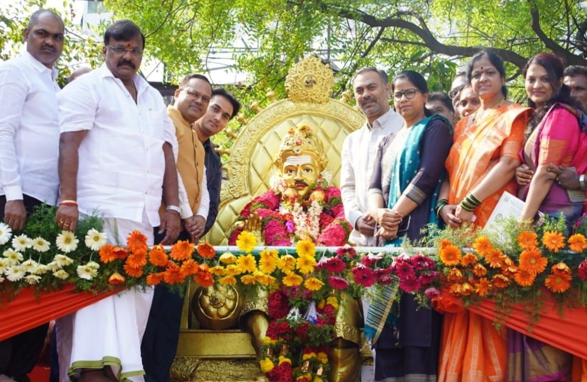 बसव जयंती पर बसवेश्वर को श्रद्धांजलि