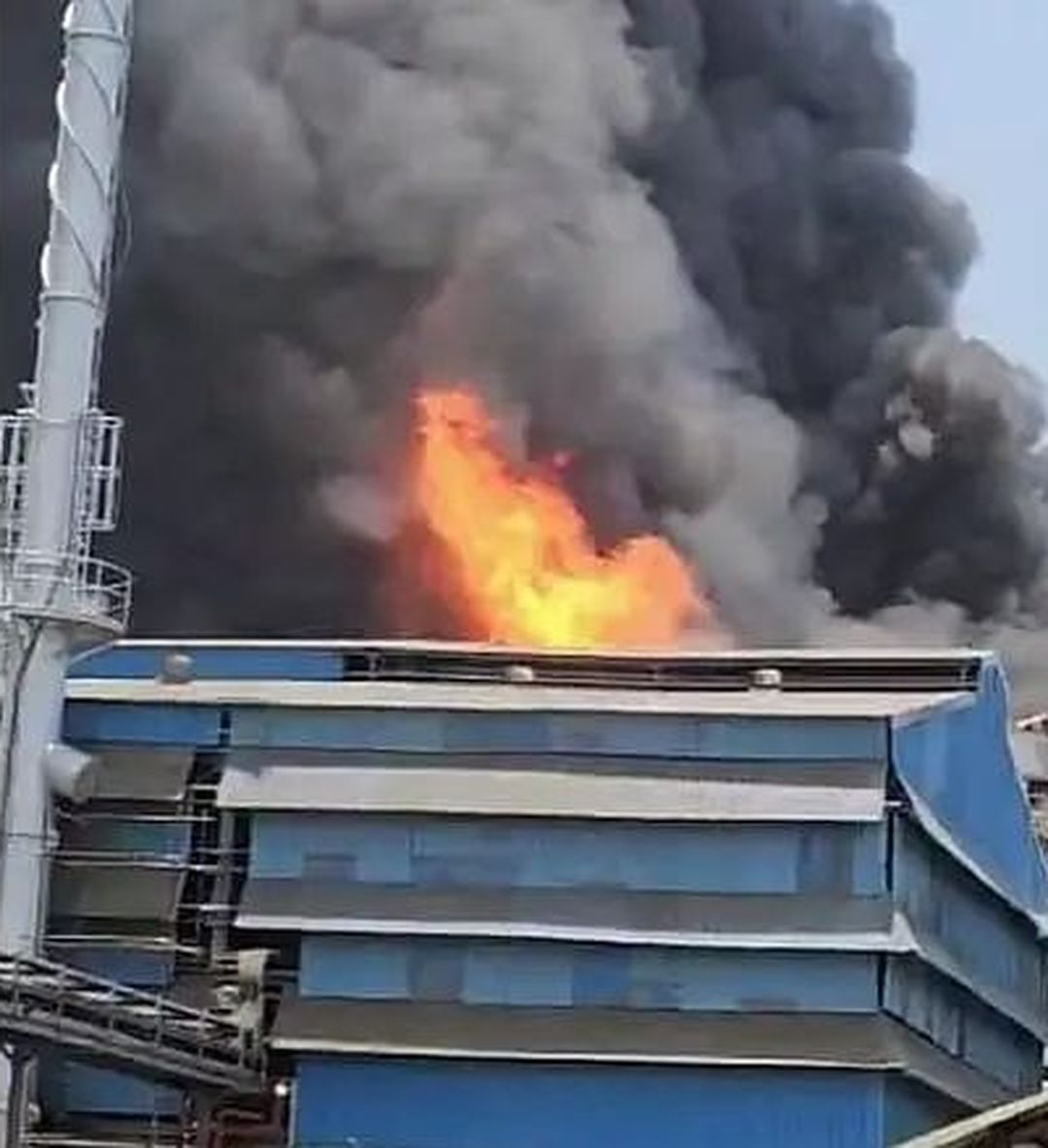 गुजरात के रासायनिक कारखाने में भीषण आग, 16 मजदूर घायल