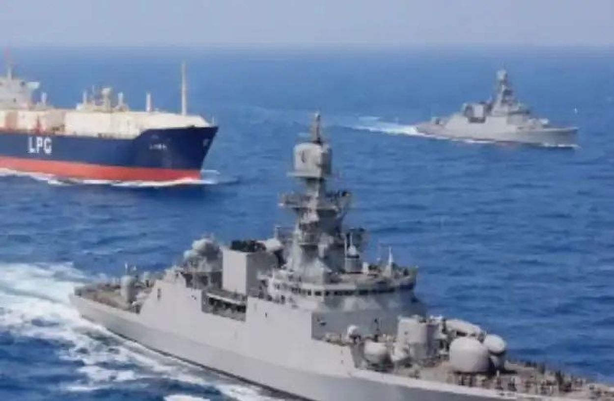 होर्मुज में भारतीय जहाजों पर फायरिंग