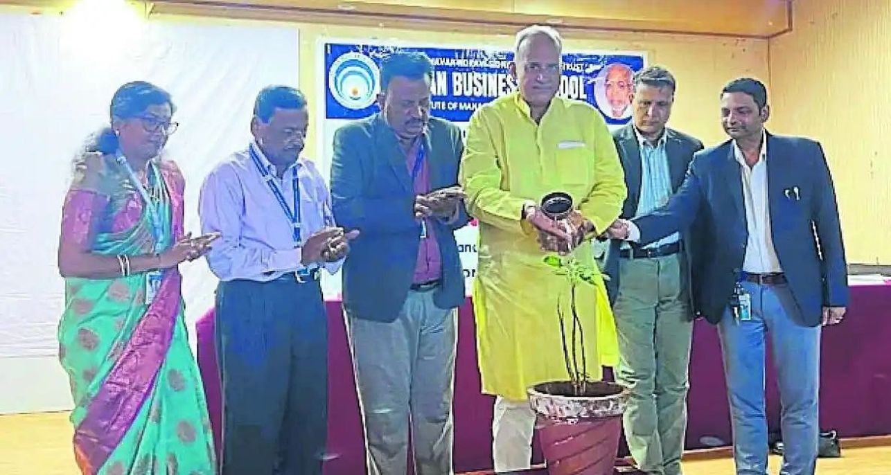 300 से अधिक को मिला रोजगार