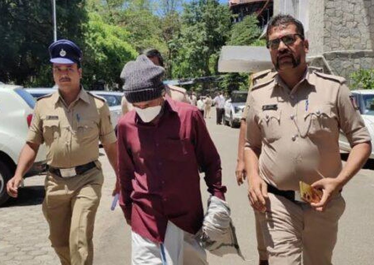 ज्योतिषी कमलाकर भट्ट पुलिस कस्टडी में