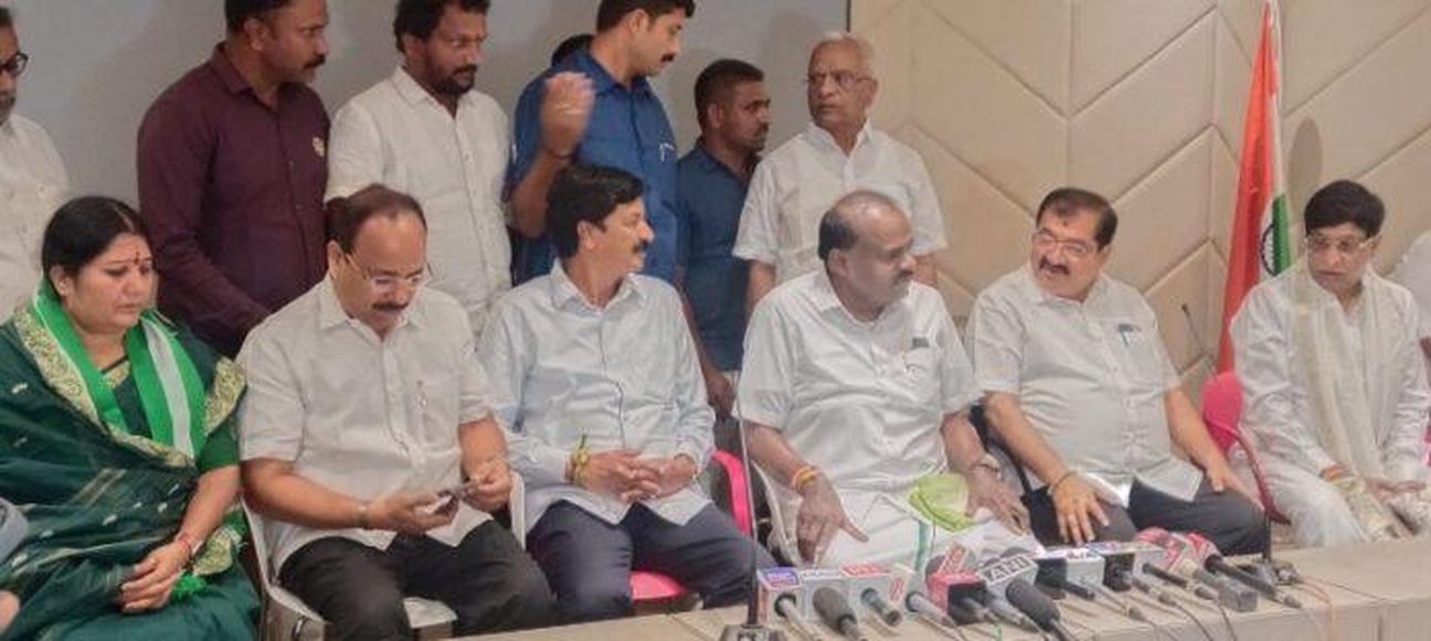 विधानसौधा खाली, सरकार चुनाव में व्यस्त