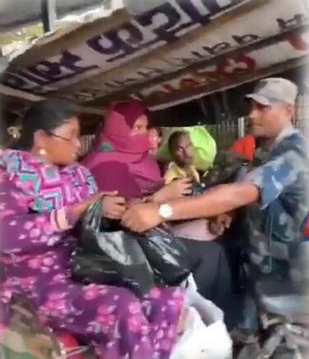 नेपाल में फिर उबाल: नए फैसलों के खिलाफ सड़कों पर उतरे युवा