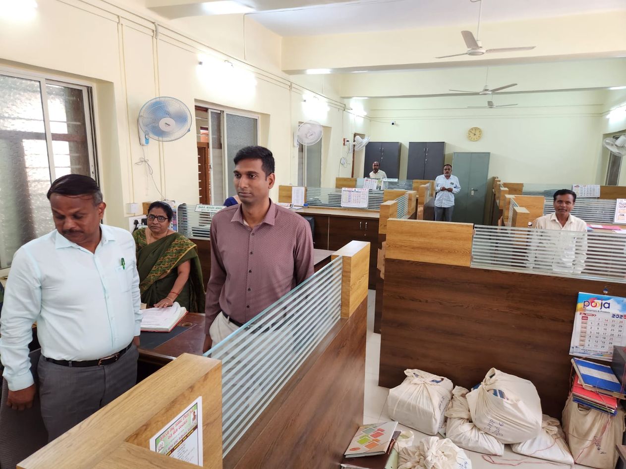 गर्मी के चलते बदला कार्यालय समय