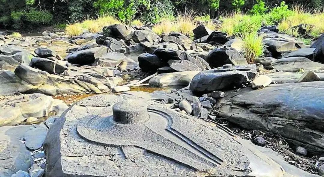 सहस्रलिंग सूखा: तपती गर्मी ने छीनी रौनक, पर्यटक नदारद