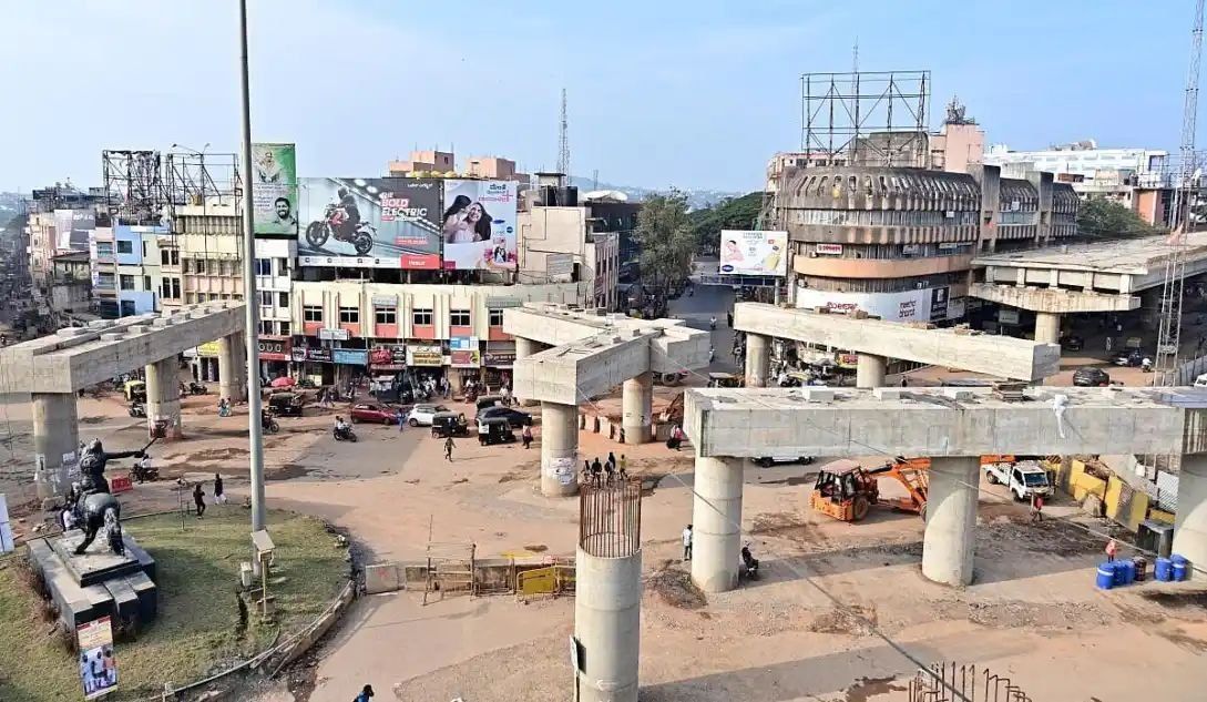विकास की राह में अटके जुड़वां शहर