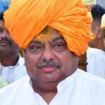 रेल उपमार्ग निर्माण पर मंत्री का पलटवार