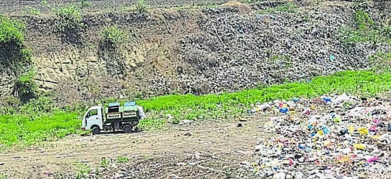 कचरा समस्या गंभीर, सड़कों और खाली जगहों पर बढ़ा कूड़े का ढेर