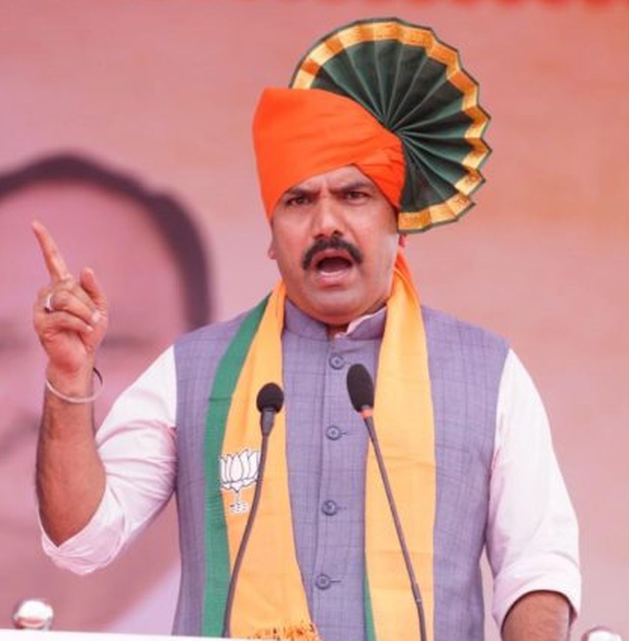 तीन वर्षों में विकास ठप