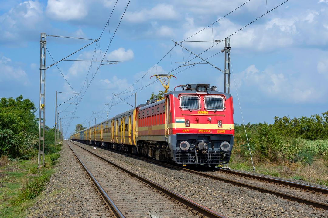 रेलवे ब्लॉक के कारण कई ट्रेनों का संचालन प्रभावित