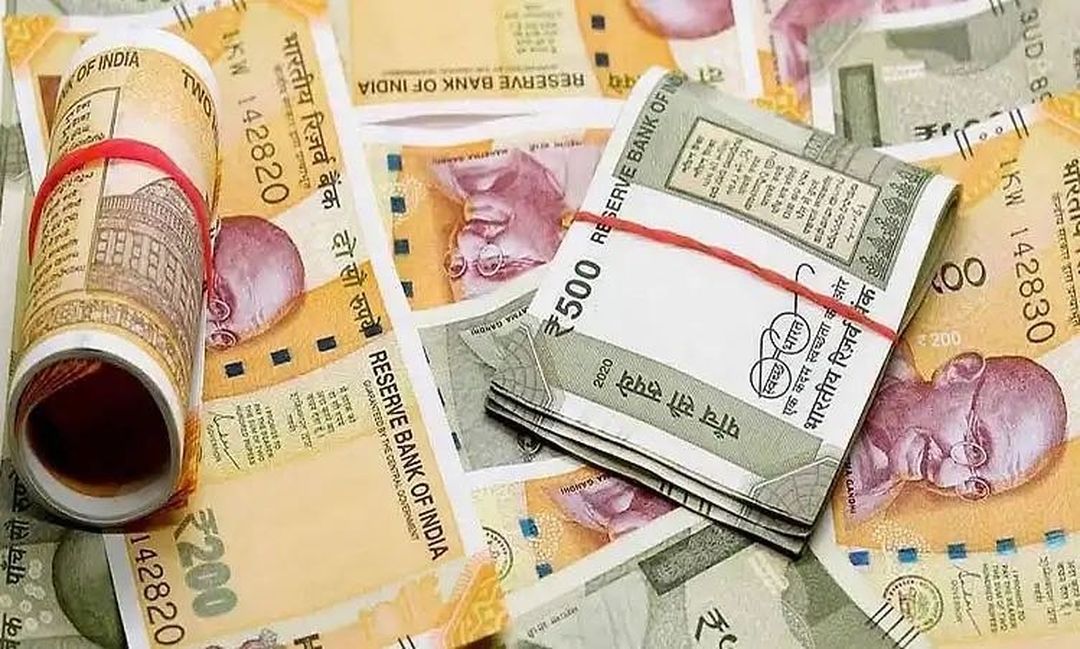 ऊंचे ब्याज का झांसा देकर करोड़ों की ठगी