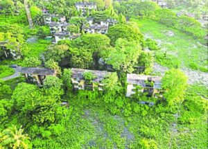 खाली प्लॉट बन रहे कूड़ाघर