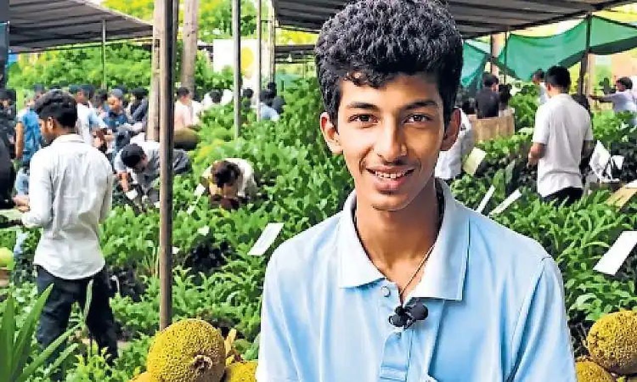 छुट्टियों में किताबों से कारोबार तक, छात्र ने बनाई सफलता की मिसाल