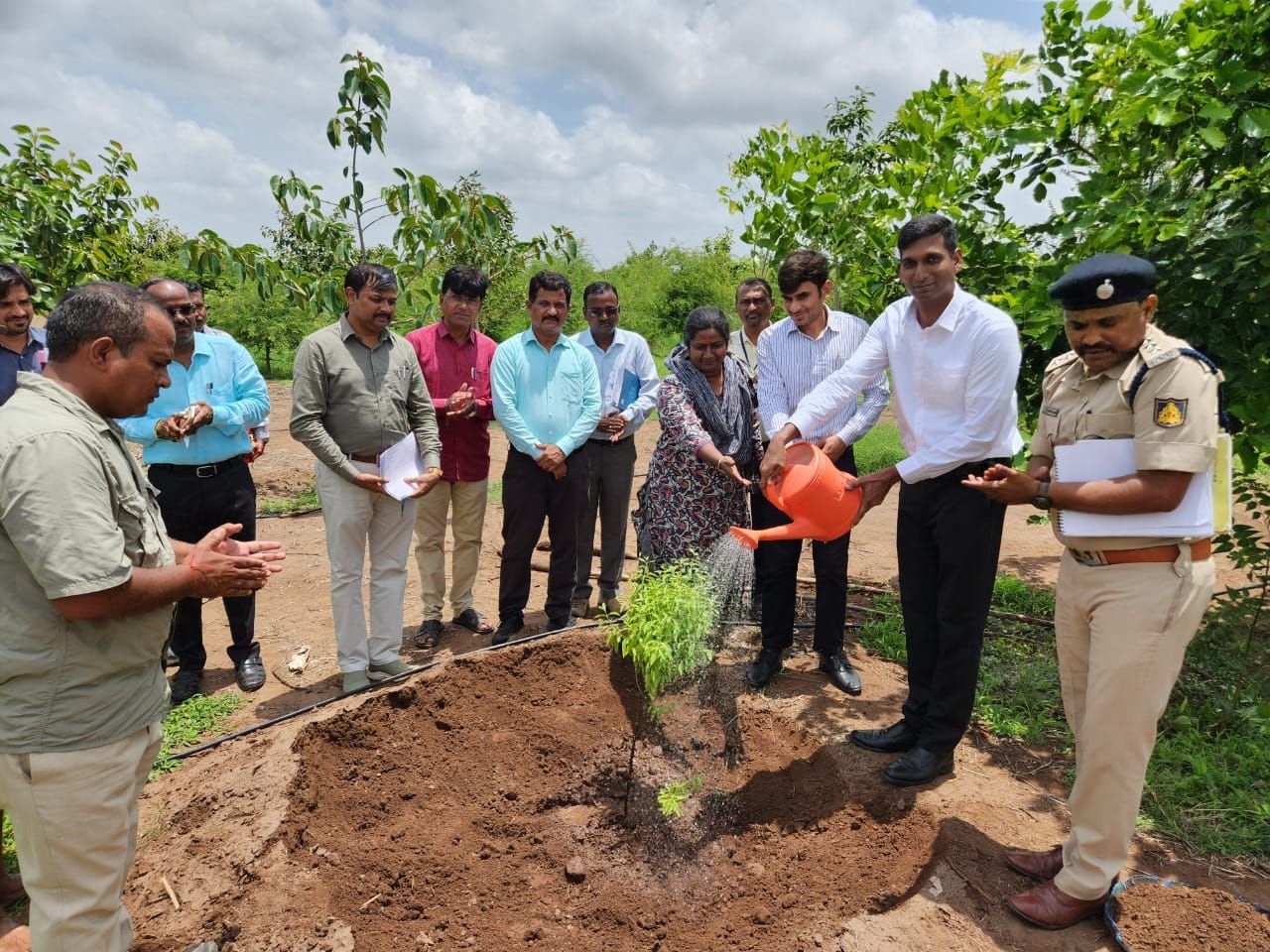 समय पर प्रमाणपत्र वितरित करें