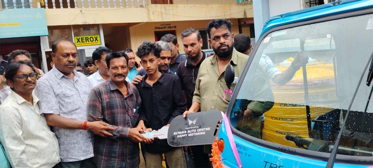अमृत नगरोत्थान योजना के तहत ई-ऑटो व सिंटेक्स वितरित