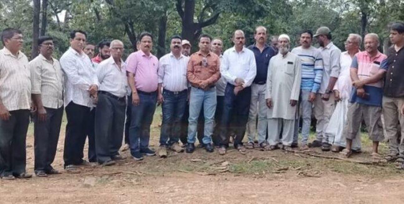 लकड़ी नीलामी में गड़बड़ी का आरोप, जांच की मांग