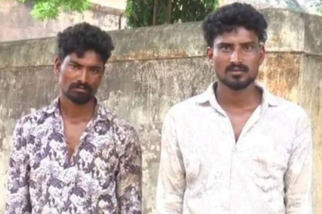 मां का शव कब्र से निकालने वाले बेटों पर ही एफआईआर दर्ज