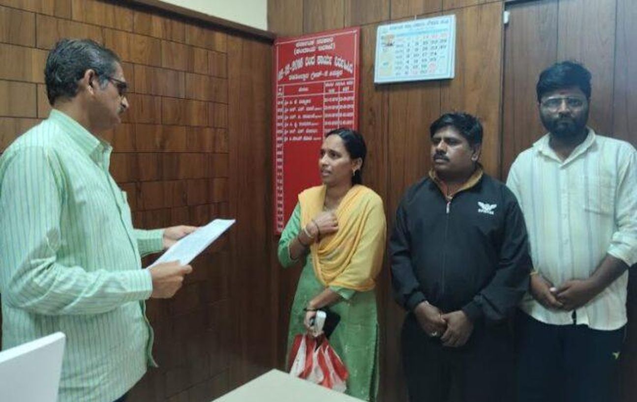 पानी के लिए दंपती ने मांगी इच्छामृत्यु