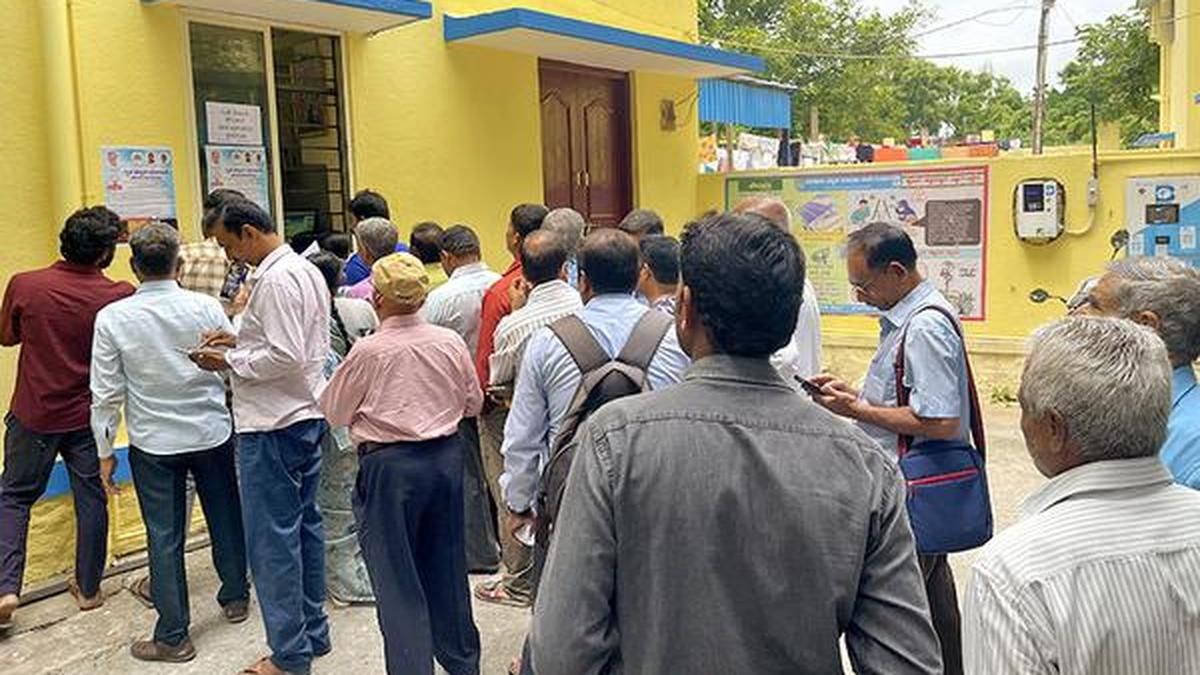 तीन योजनाओं में तेजी, गांव-गांव बढ़ी भागदौड़