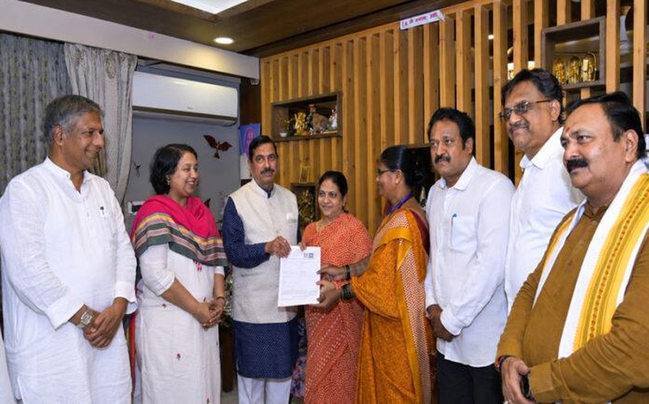 एसआइआर में सामूहिक फॉर्म वितरण पर जोशी ने उठाए सवाल