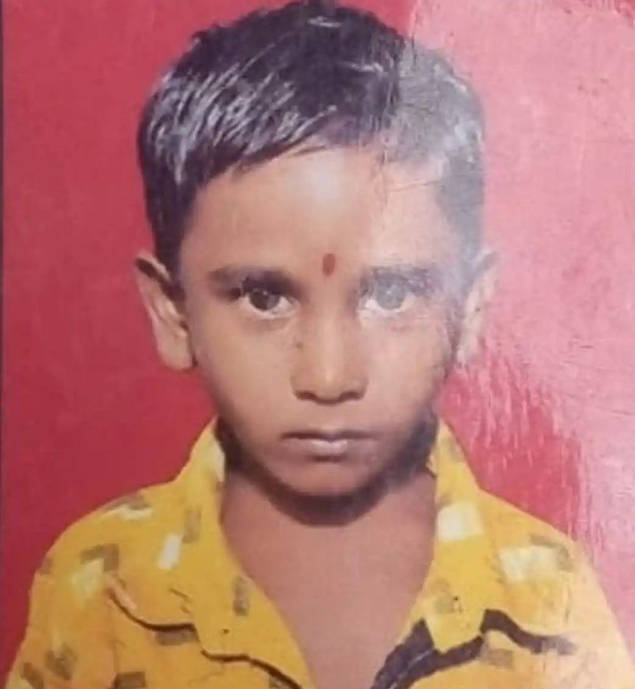 स्कूल वाहन की टक्कर से छह वर्षीय बालक की मौत