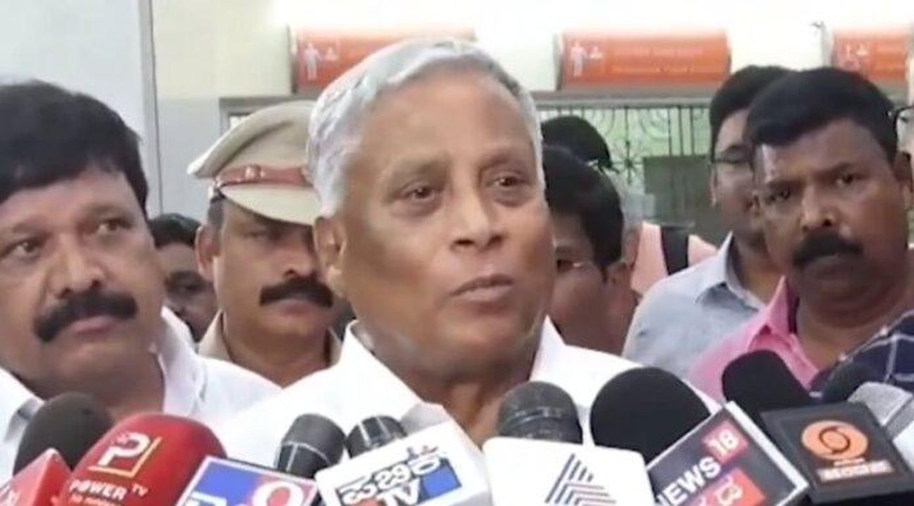 ‘घटिया काम दिखे तो व्हाट्सएप पर बताएं’ : वी सोमन्ना