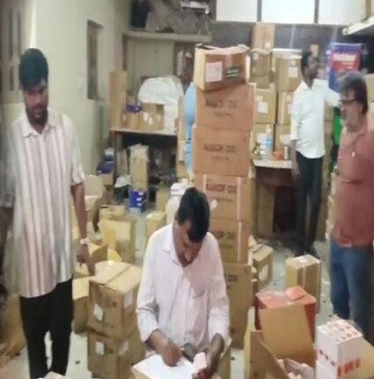 बल्लारी में अवैध दवा कारोबार का भंडाफोड़, 84 लाख रुपए की दवाएं जब्त