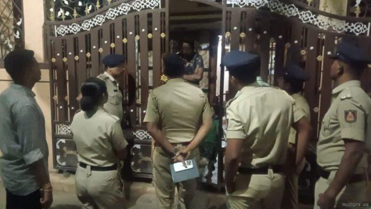 एक साथ 1,041 हिस्ट्रीशीटरों के ठिकानों पर छापे