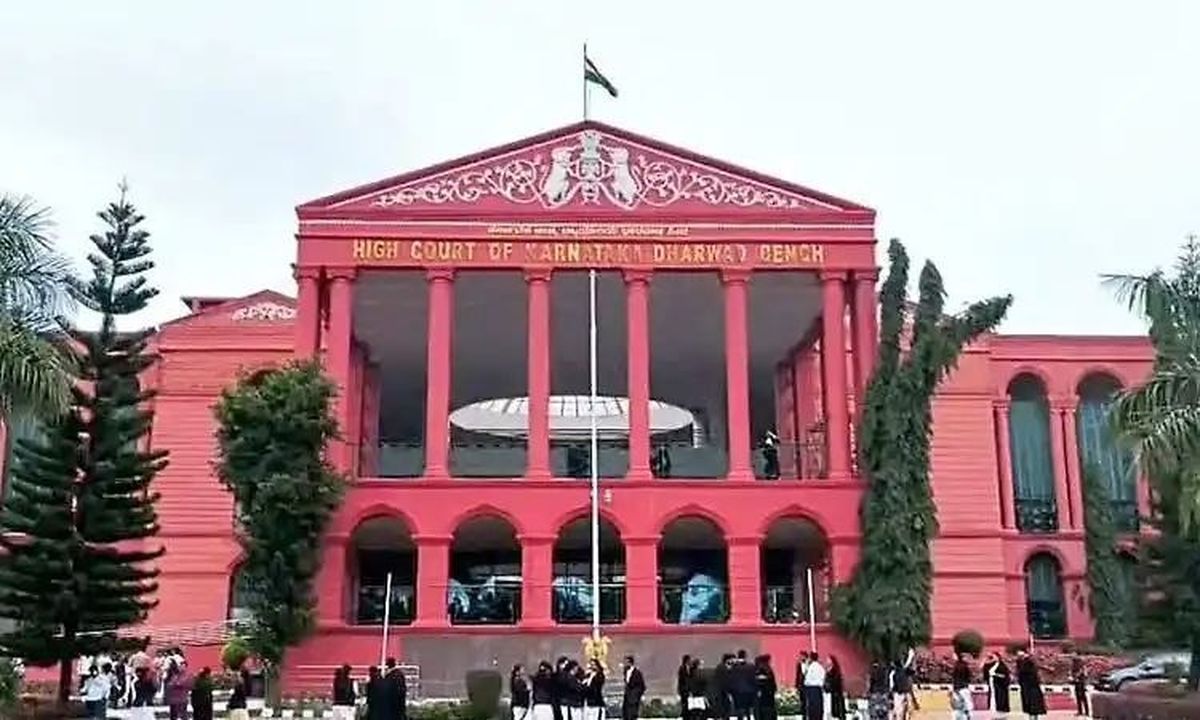 धारवाड़ हाईकोर्ट में बना इतिहास, पूरे दिन न्याय की कमान महिलाओं के हाथ