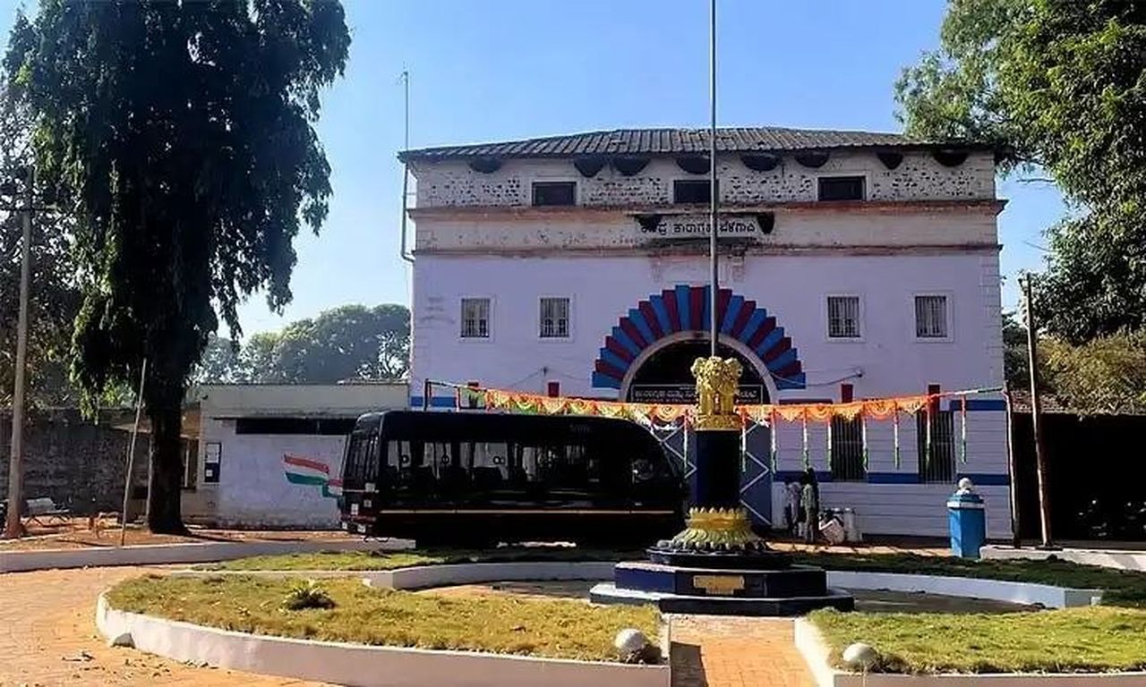 हिंडलगा जेल में ‘मोबाइल-मदिरा’ की आपूर्ति का आरोप