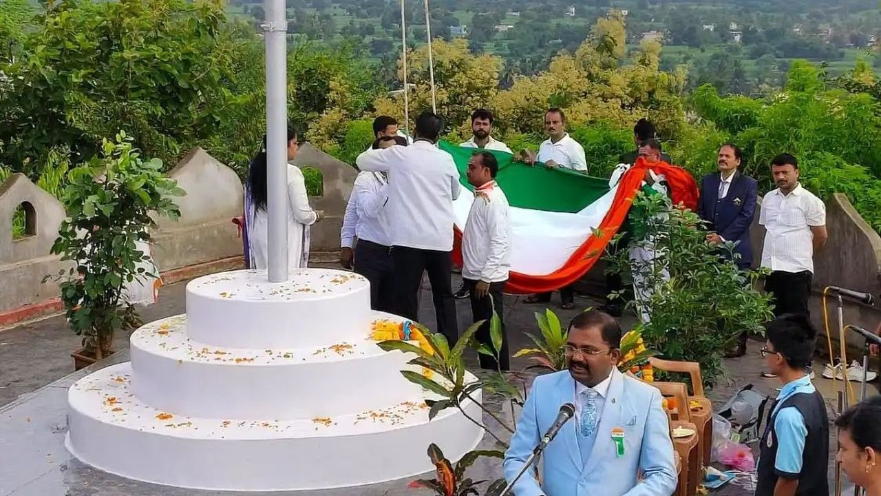 कित्तूर में स्वतंत्रता दिवस पर दो बार फहराया गया तिरंगा