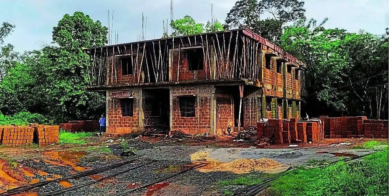 सफाईकर्मियों को पक्का घर अब भी दूर