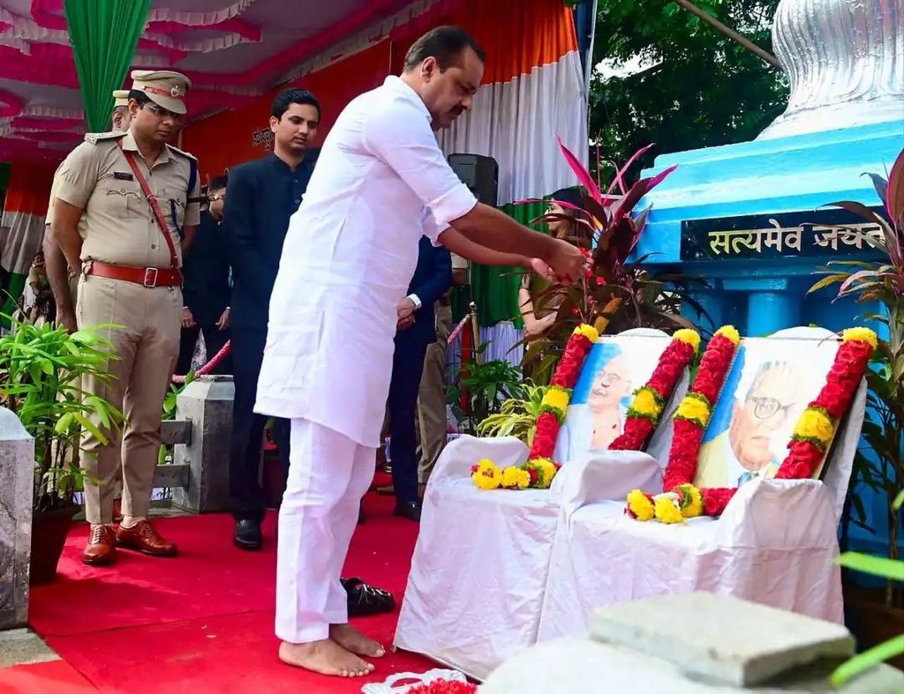 स्वतंत्रता की रक्षा, भारत को विश्व शिखर पर पहुंचाएं : यू.टी. खादर