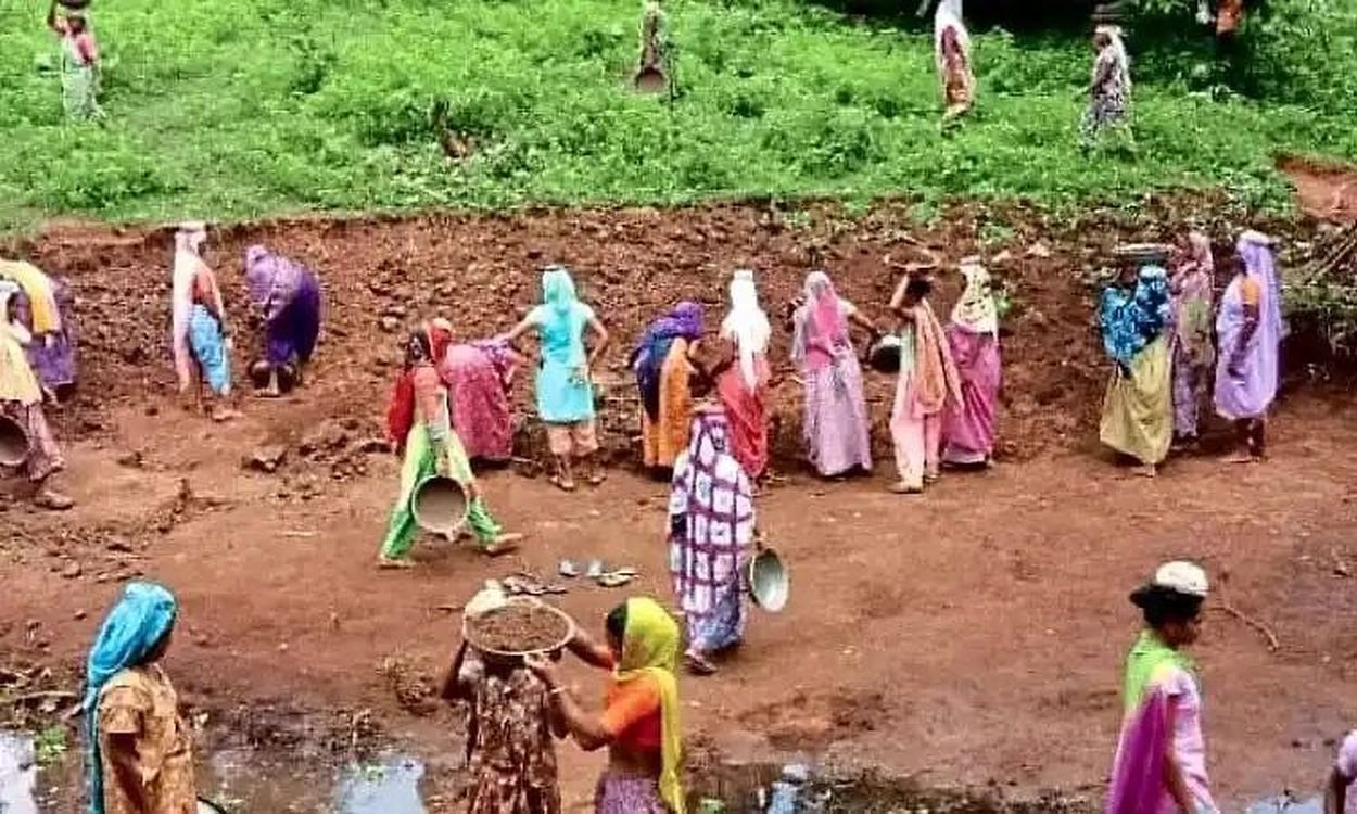 घर-घर पहुंच रहे अधिकारी, रोजगार के लिए बनेंगे जॉब कार्ड